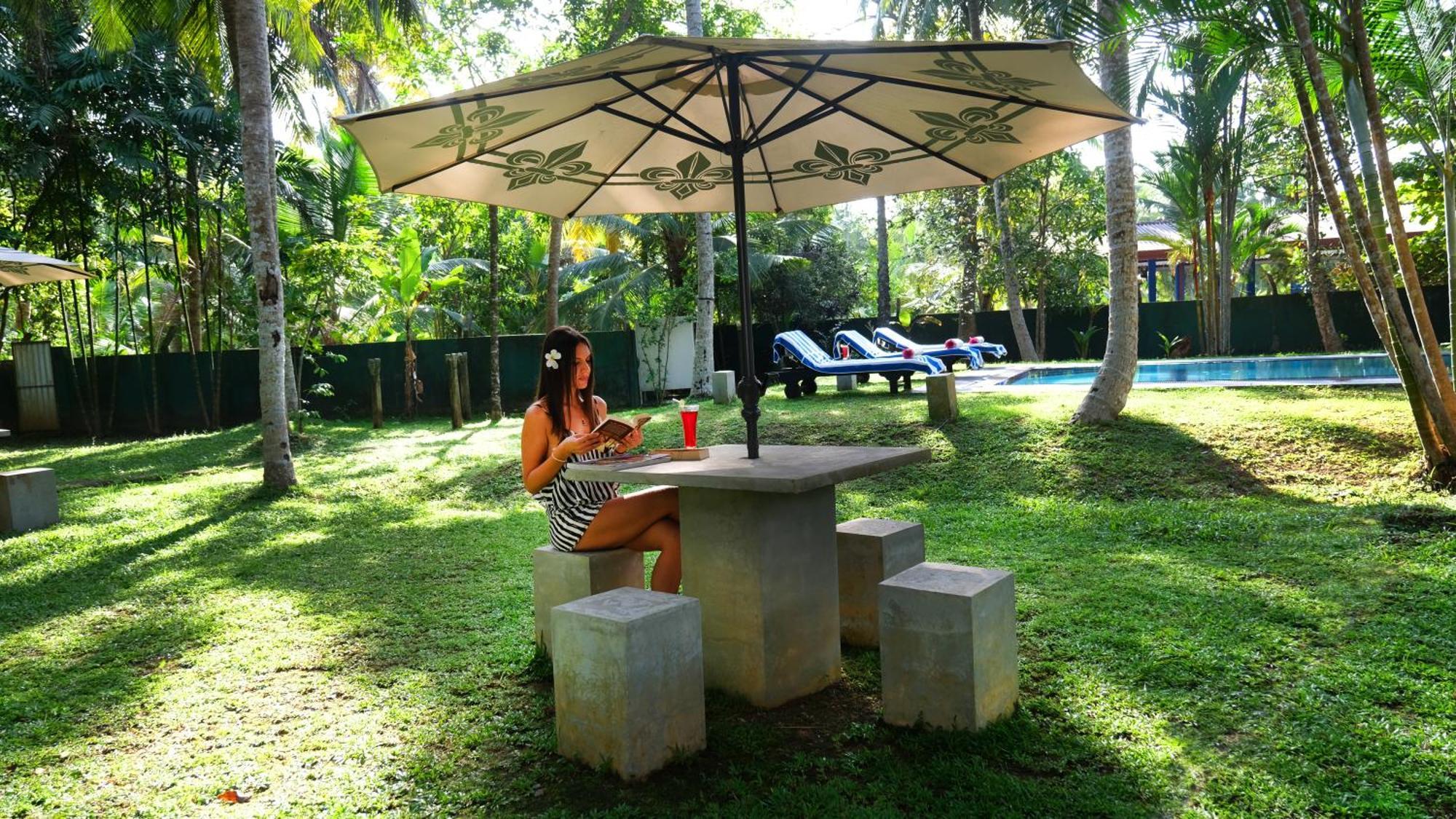 Chandra Villa Ayurveda Resort Bentota Exterior foto