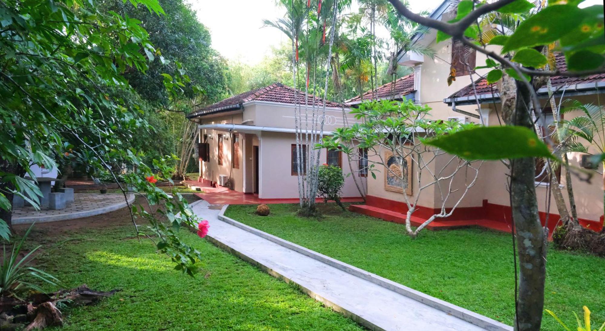 Chandra Villa Ayurveda Resort Bentota Exterior foto
